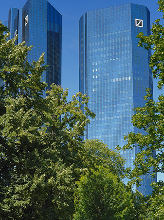 Fotos Deutsche Bank mit Bäumen | Frankfurt am Main