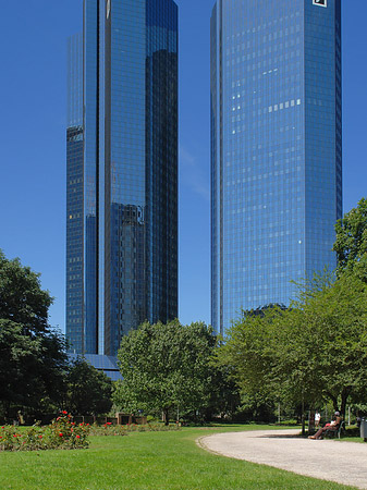 Fotos Deutsche Bank mit Weg