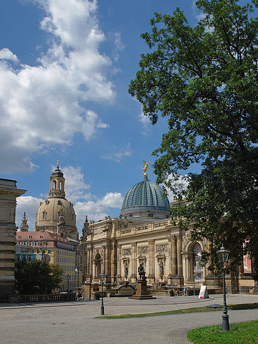 Frauenkirche und Kunstakademie Foto 