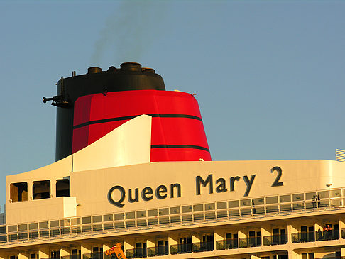 Fotos Queen Mary 2 Nahaufnahme | Hamburg