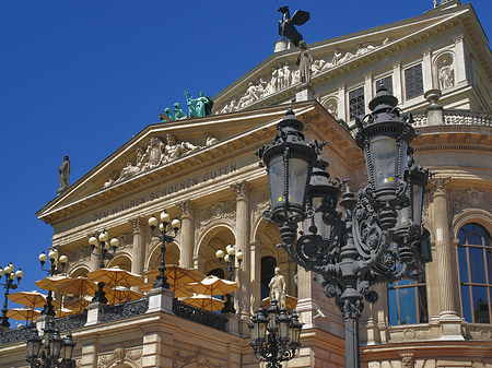 Alte Oper mit Laterne Fotos