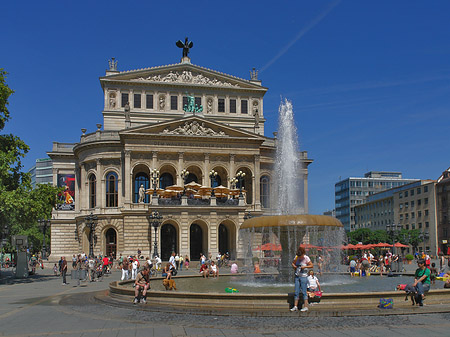 Fotos Alte Oper mit Opernplatz