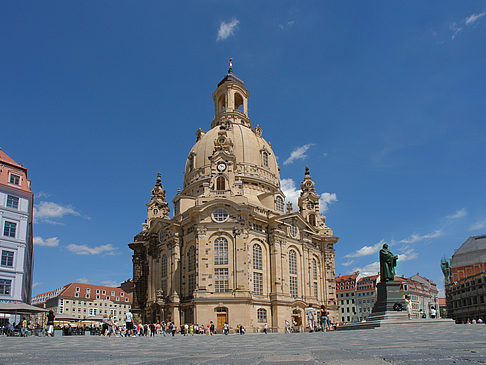 Frauenkirche und Neumarkt Foto 